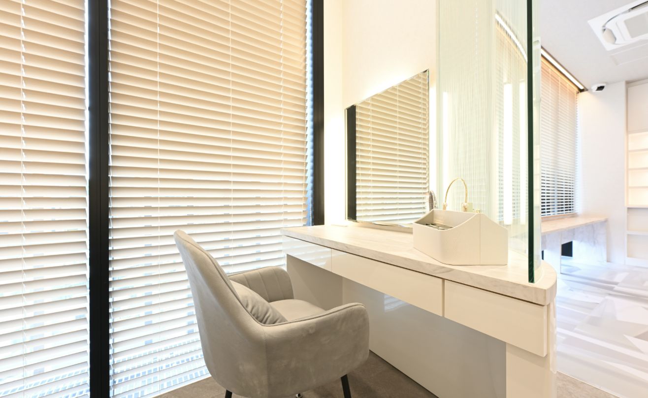 パウダールーム完備＆美容部員サポートで美しく快適に